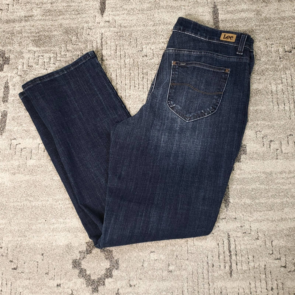 Lee  Relaxed Fit Straight leg Mid rise Jeans size 12